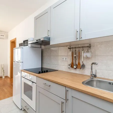 Superior-apartment Mit Einem Schlafzimmer In Strandnaehe By Interhome Apartman *