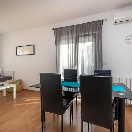 Apartman Superior-apartment Mit Einem Schlafzimmer In Strandnaehe By Interhome