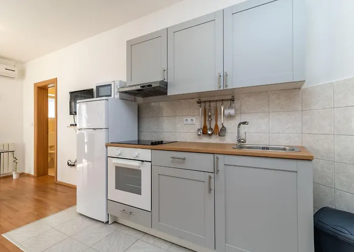 Superior-apartment Mit Einem Schlafzimmer In Strandnaehe By Interhome *