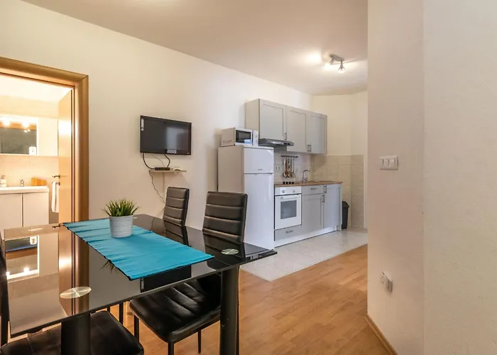 Superior-apartment Mit Einem Schlafzimmer In Strandnaehe By Interhome Trogir