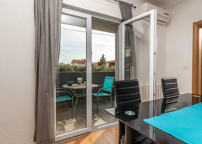 Superior-apartment Mit Einem Schlafzimmer In Strandnaehe By Interhome Trogir