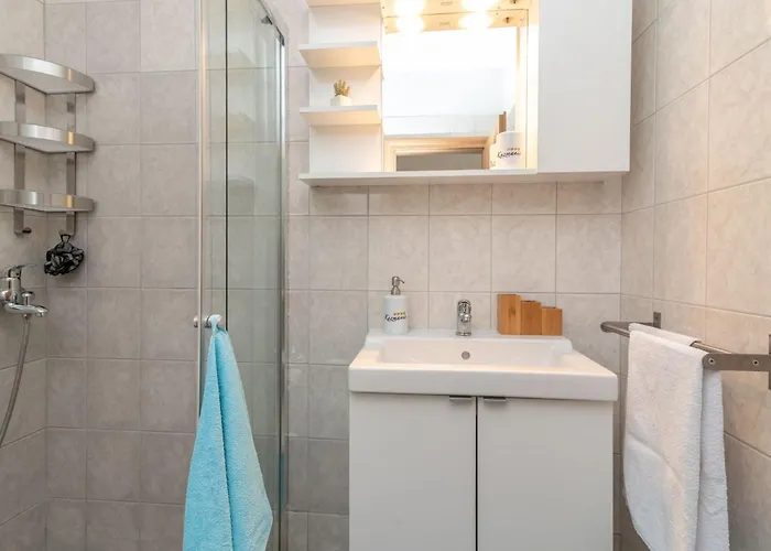 Superior-apartment Mit Einem Schlafzimmer In Strandnaehe By Interhome Apartman Trogir