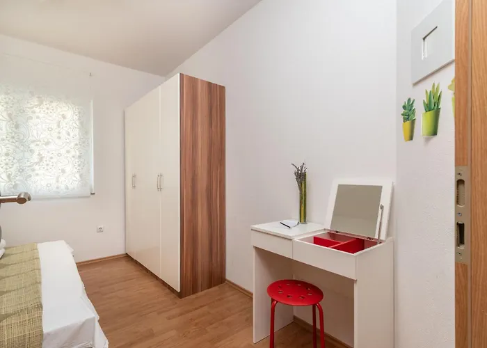 Superior-apartment Mit Einem Schlafzimmer In Strandnaehe By Interhome