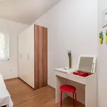 Superior-apartment Mit Einem Schlafzimmer In Strandnaehe By Interhome