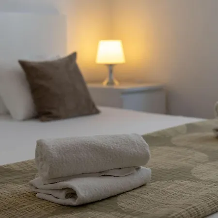Superior-apartment Mit Einem Schlafzimmer In Strandnaehe By Interhome アパート トロギール
