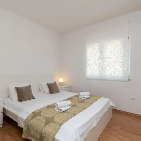 アパート Superior-apartment Mit Einem Schlafzimmer In Strandnaehe By Interhome トロギール
