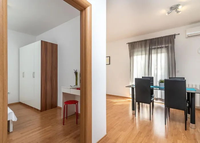 Apartment Superior-apartment Mit Einem Schlafzimmer In Strandnaehe By Interhome *